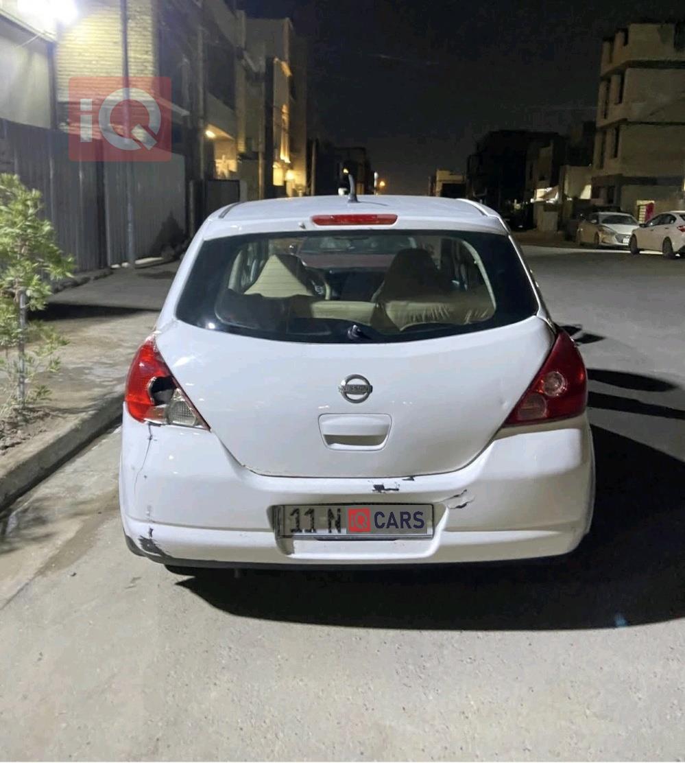 نيسان فيرسا